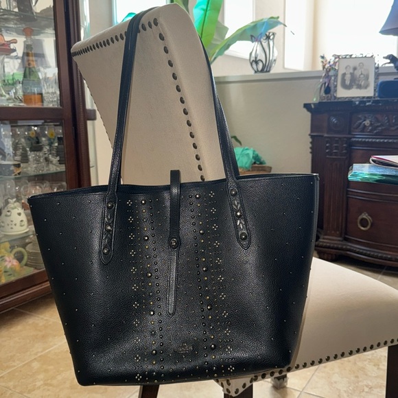 Coach Black Market Tote “Bandana Rivets“ Excellent condition. No signs of wear - Picture 11 of 12